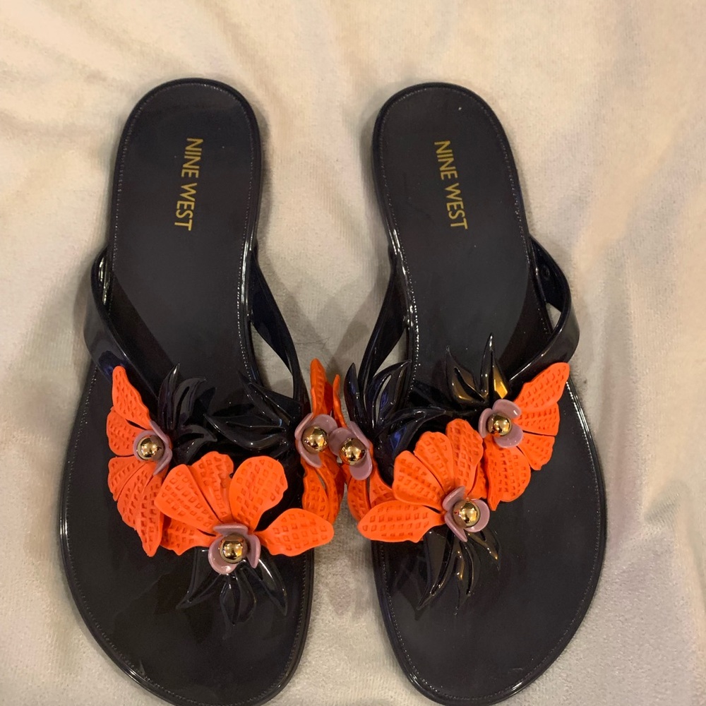 Nine West flip flops